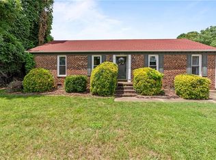 421 McCosh Dr, Chesapeake, VA 23320
