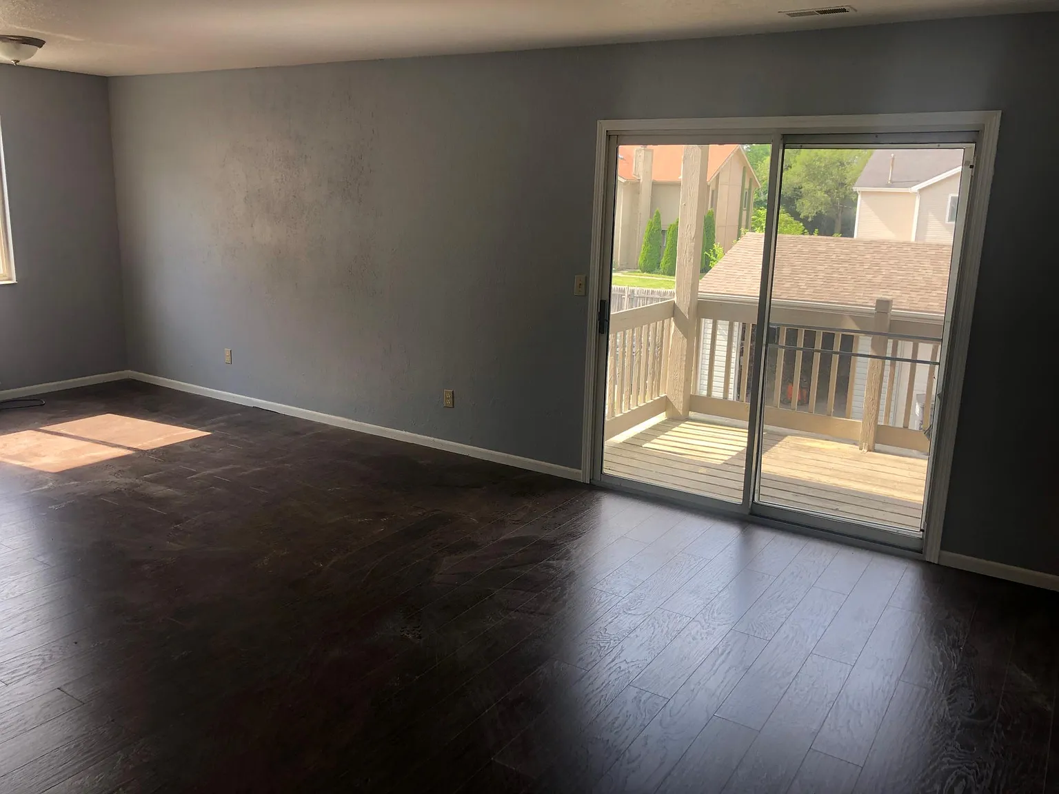 3 bed, 1200 sqft, $1,100 — Photo 4