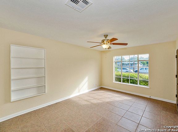 5th image of 5119 Cien Dr