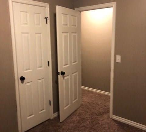3rd image of 319 N Elm Pl