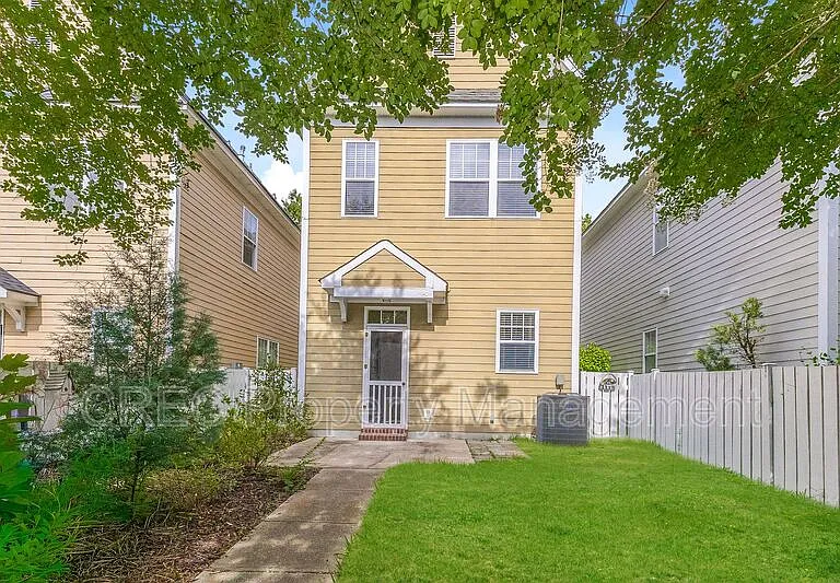 105 Barberry St — Photo 15