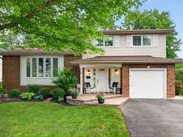 19 Woodhill Cres, Ottawa, ON K1B 3B7