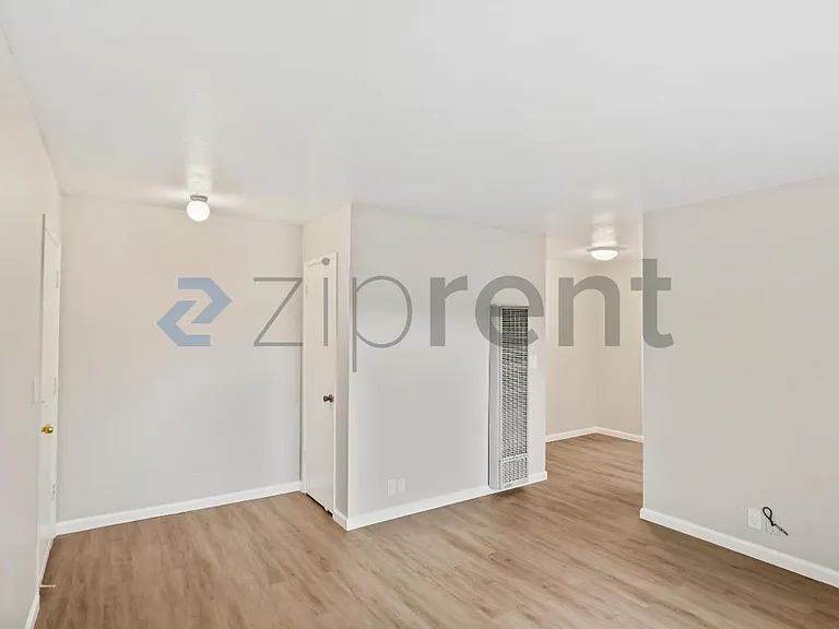 1185 Meadow Ln #109 — Photo 2