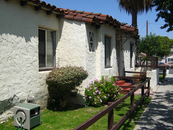 4th image of 1001-07 Banning Blvd #5
