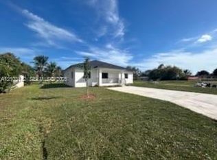 3330 NW 101st St, Miami, FL 33147