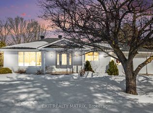 528 Keatley Rd, Ottawa, ON K7S 3G7