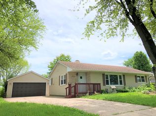 208 King Ave, Dundee, IL 60118