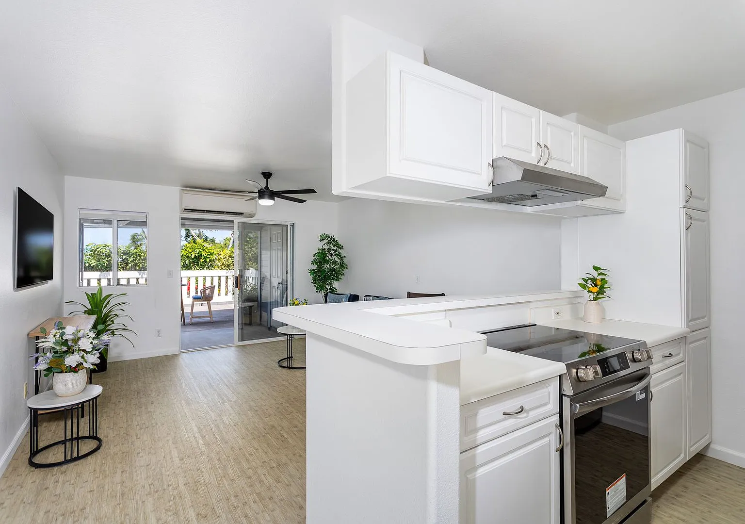 Desirable Ground-Floor Corner Unit | 3BD/2BA at Ali'i Lani — Photo 1