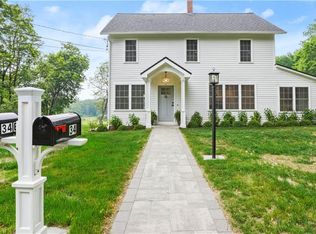 34 Meadow Brook Rd, Newtown, CT 06470