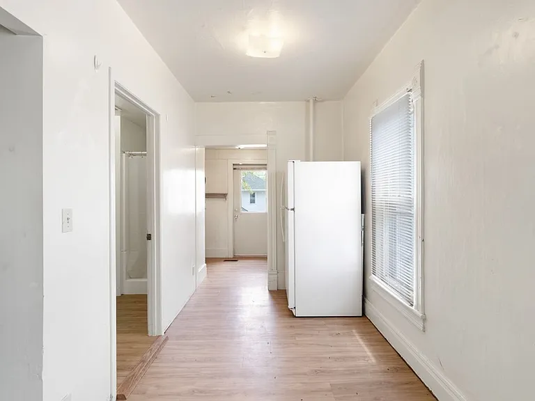 2110 College St - Cedar Falls — Photo 11