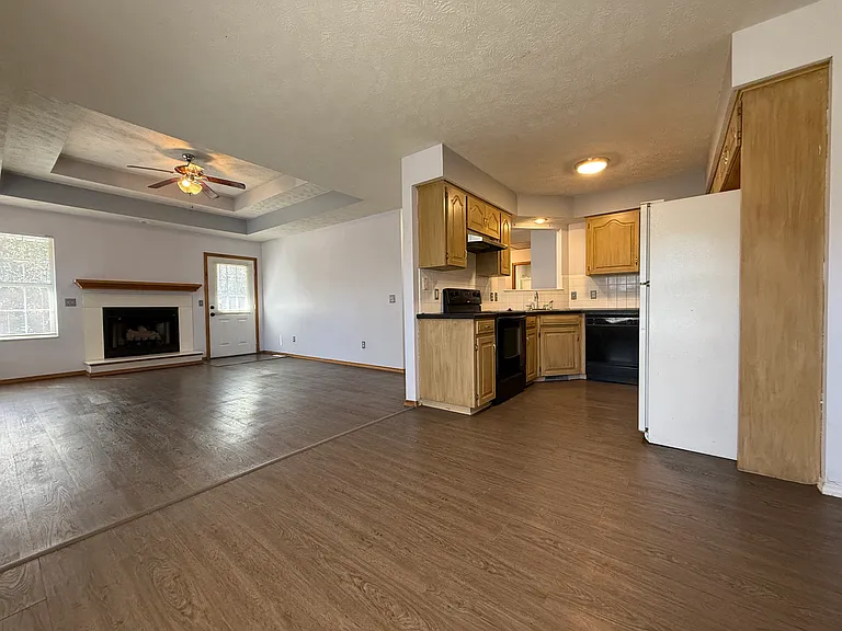 2818 E Lombard St — Photo 6