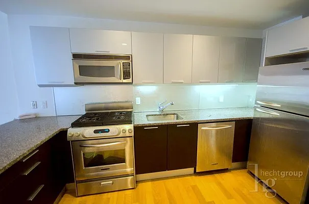 Rented by Hecht Group | media 7