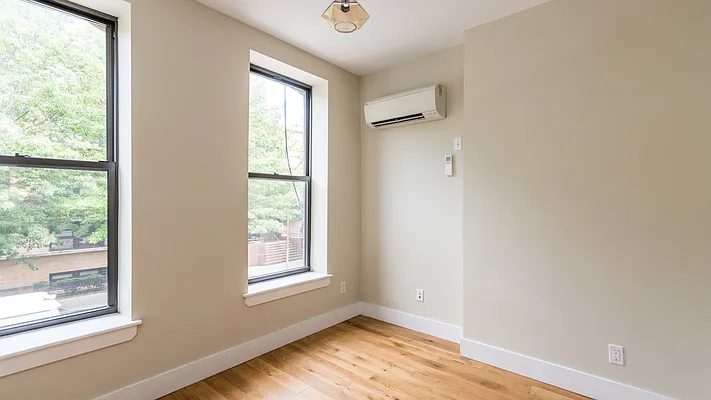 Rented by Nooklyn NYC LLC | media 19