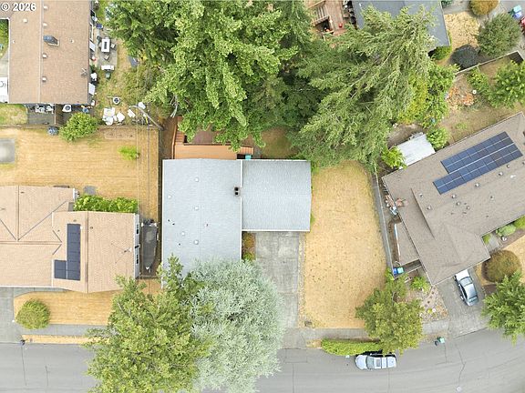 4th image of 17610 NE Multnomah Dr