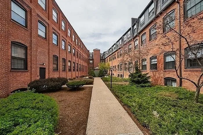 10 Weston Ave #203 — Photo 16