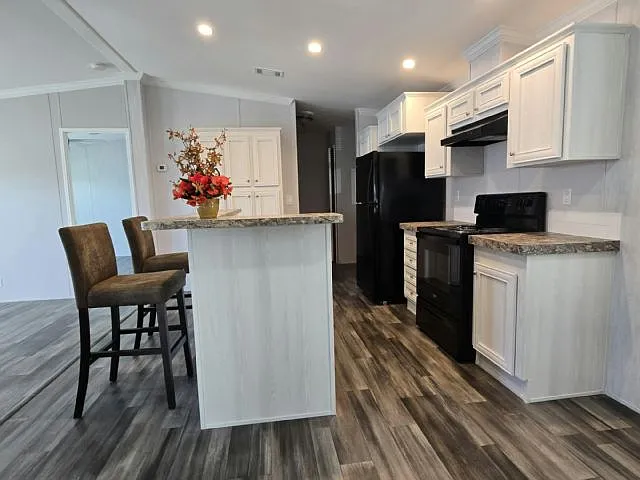 3 bed, 2.0 bath, 960 sqft, $1,700 — Photo 2