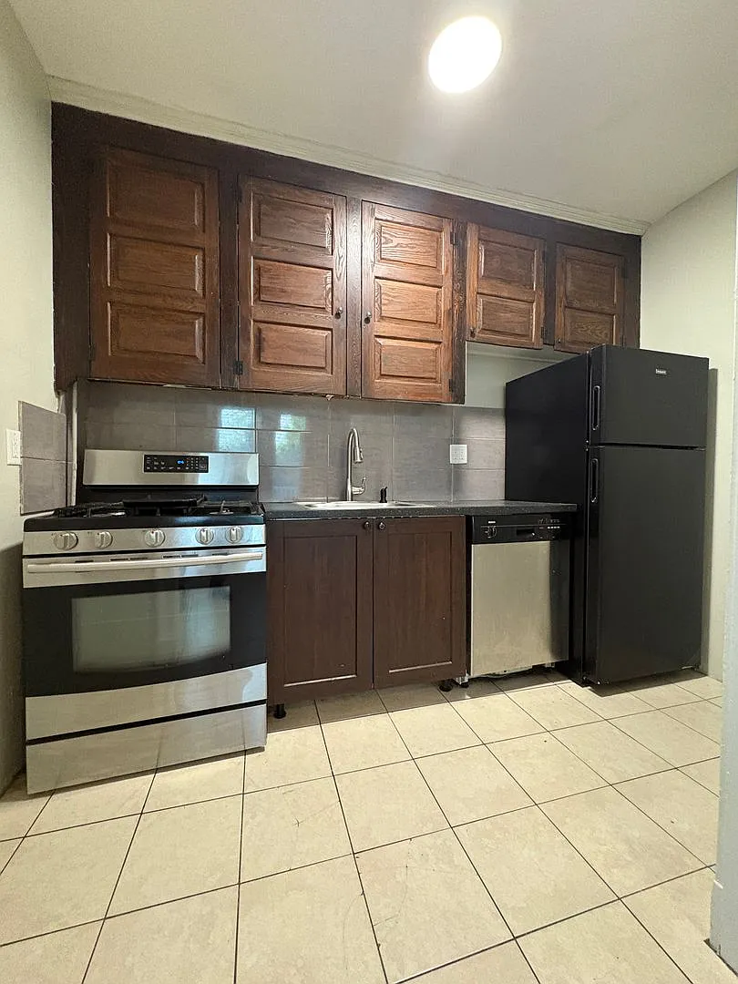 48 South Prospect St, #1 — Photo 1