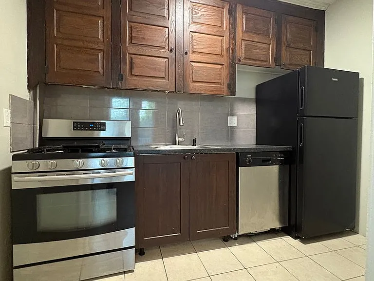 48 South Prospect St, #1 — Photo 5
