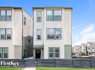 18536 Centro Row, Shenandoah, TX 77385