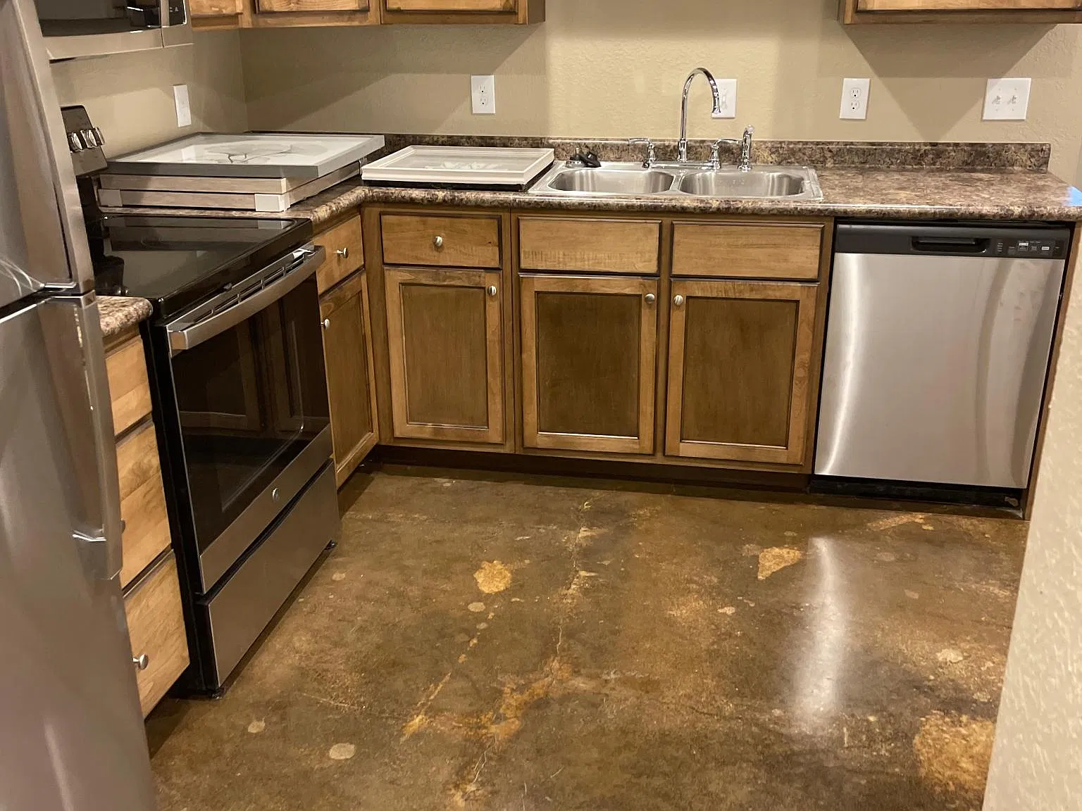 2 bed, 912 sqft, $850 — Photo 2