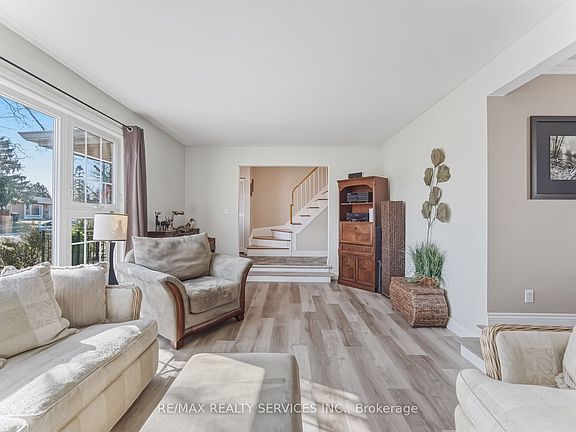 2nd image of 15 Braemar Dr