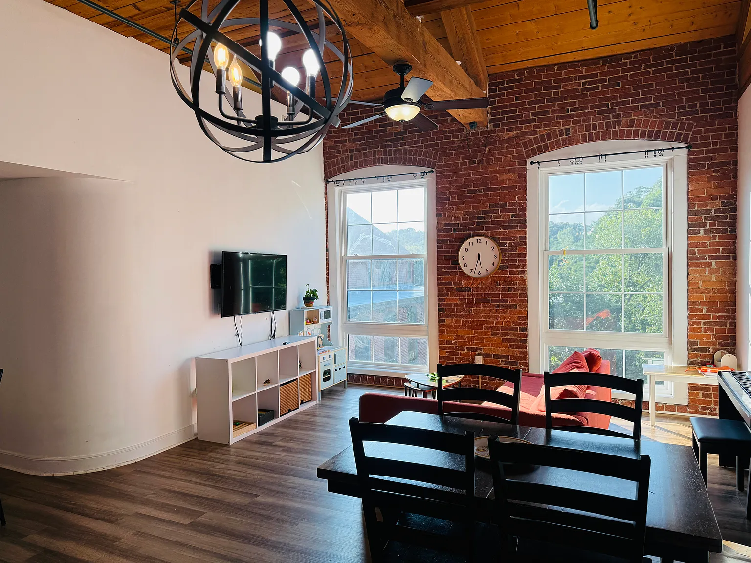 2 bed, 995 sqft, $2,700 — Photo 3