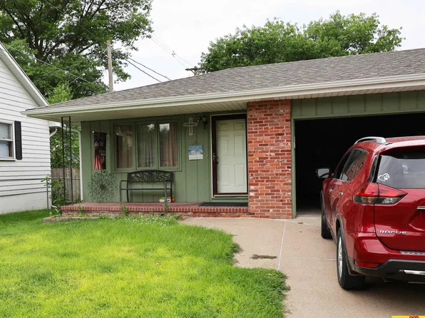 321-333 N Irving St, Fremont, NE 68025