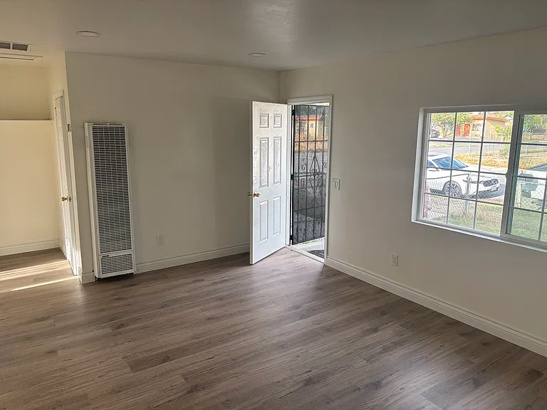 527 Villa St #1 — Photo 6