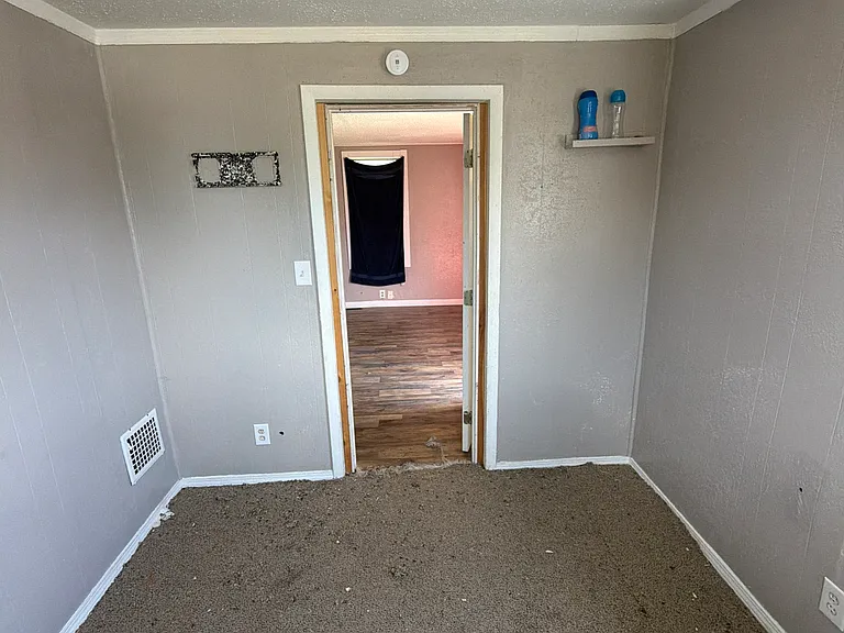 329 Park Ln — Photo 13