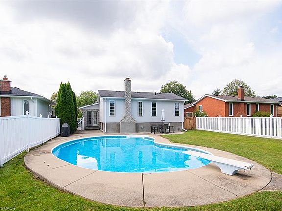 2nd image of 112 Michener Cres