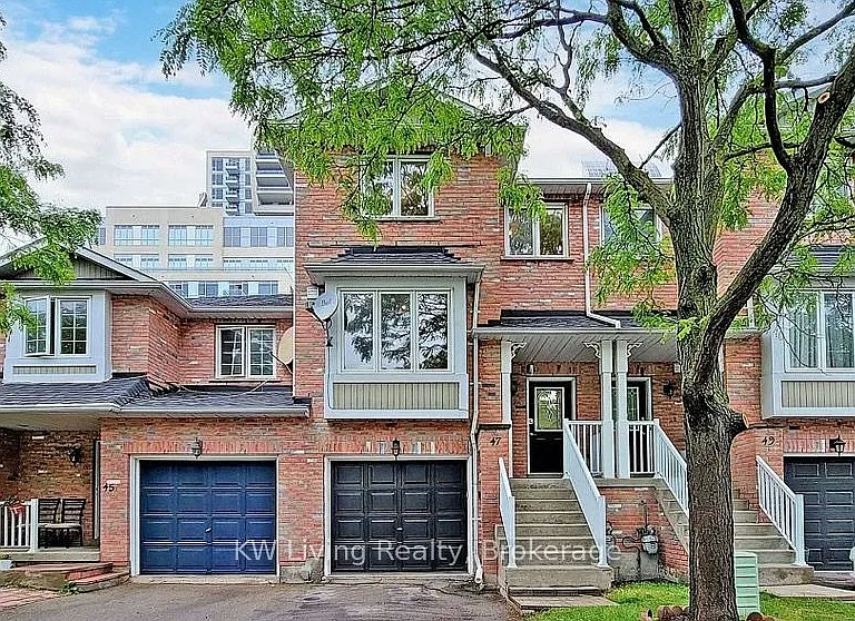 47 Vanity Cres — Photo 1