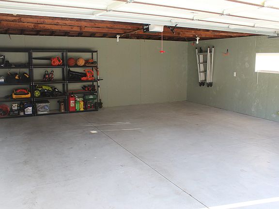 4th image of 417 W Sunnybrook Dr