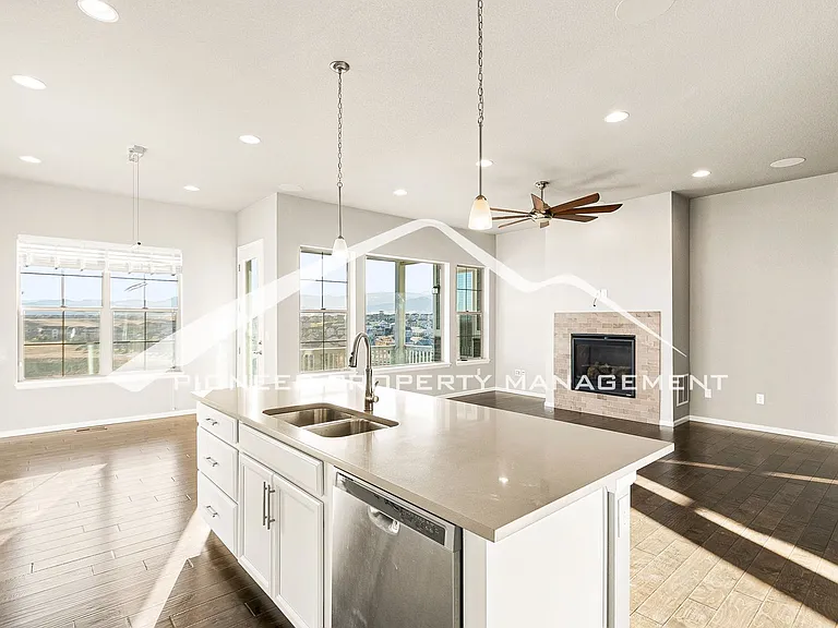 16876 W 85th Ln — Photo 4