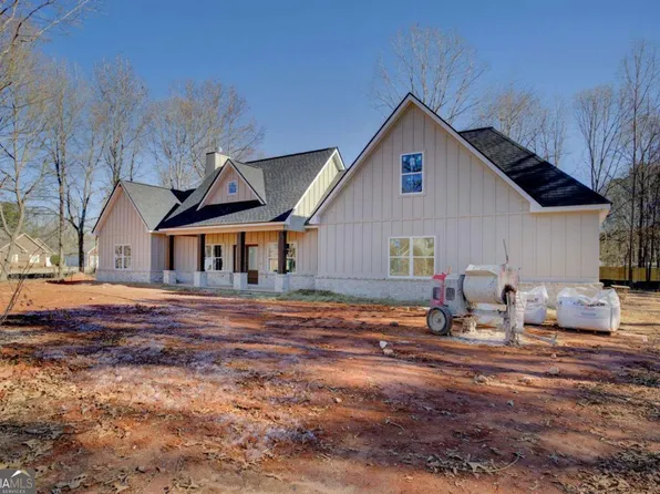 108 Woodcrest Dr, Jackson, GA 30233