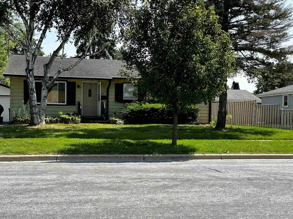 810 Birch St, Lake Mills, WI 53551