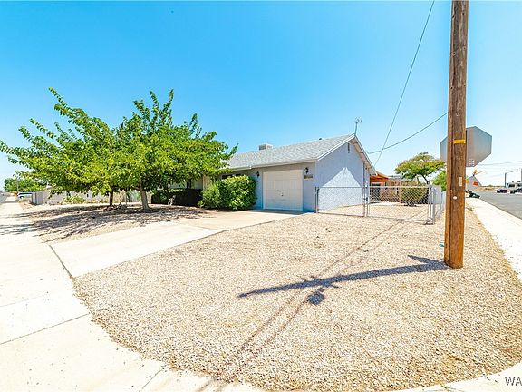 3rd image of 3224 Calumet Avenue
