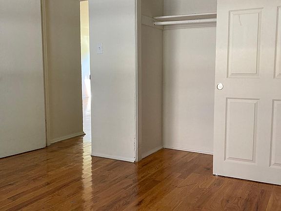 2nd image of 817 Seward St #G1