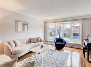 64 Cardinal Cres, Newmarket, ON L3Y 5Y2