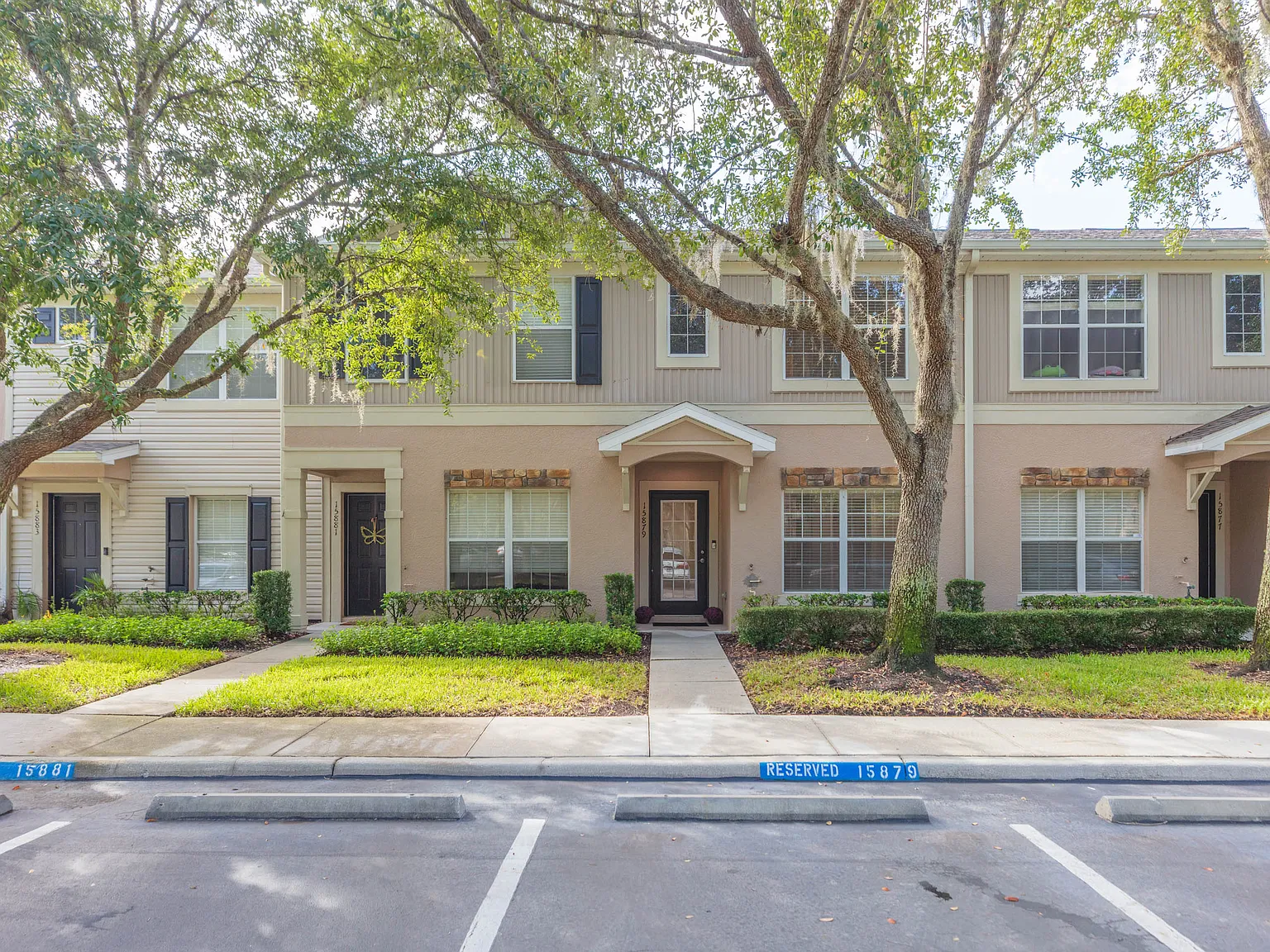 3 bed, 2.5 bath, 1383 sqft, $2,200 — Photo 1