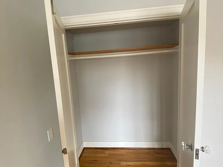 2424 NE Couch St #201 — Photo 7