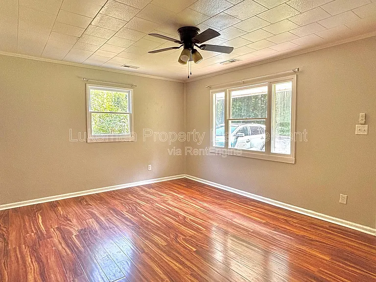 217 Wallace Ave — Photo 2
