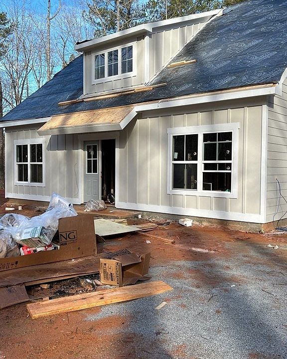 2nd image of 326 Leisure Cir