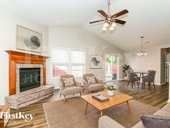 3rd image of 12168 Lindley Dr