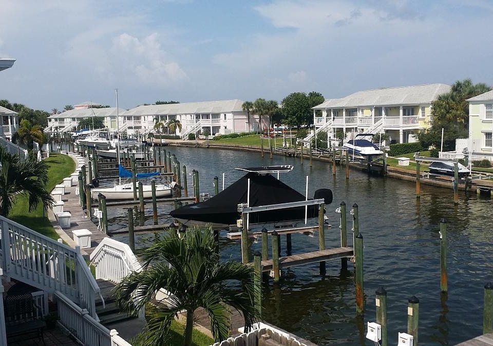 1st image of 5218 Beach Dr SE