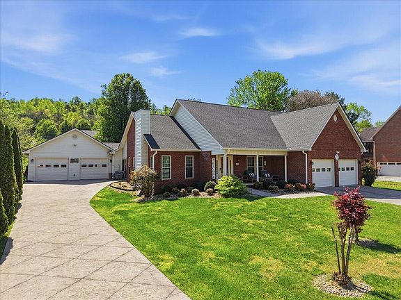 3rd image of 5203 Crystal Brook Dr