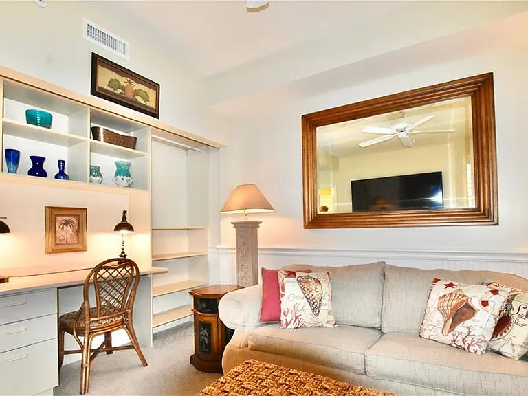 430 Cove Tower Dr #302 — Photo 18