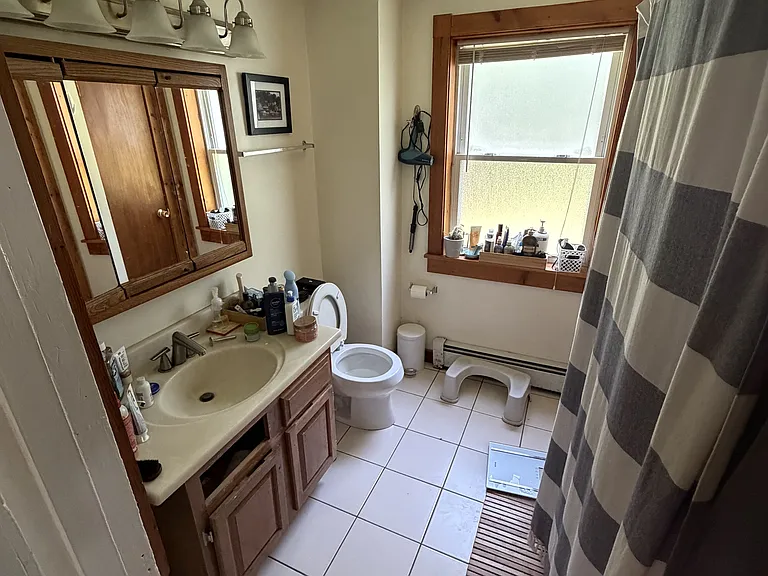 6 Maple St #A — Photo 3