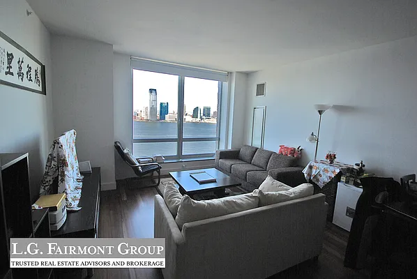 Sold by LG Fairmont Group | media 10
