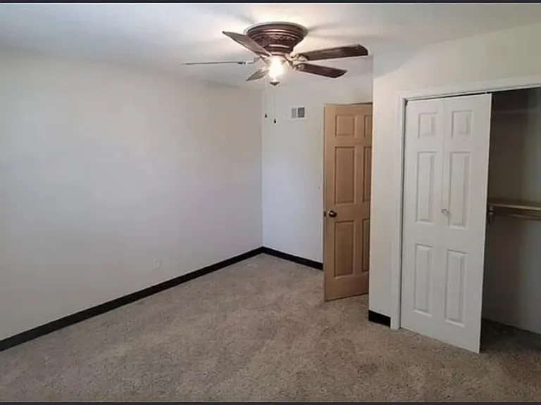 807 N Clark Ave — Photo 14