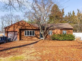 115 Hanson Pl, Ronkonkoma, NY 11779